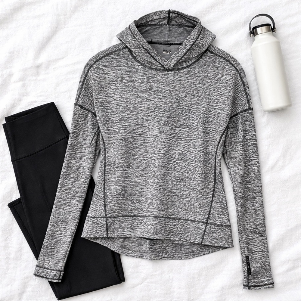 Lululemon Textured Hooded Long Sleeve Top Size 4 Thumbholes Zip Pocket Athletic